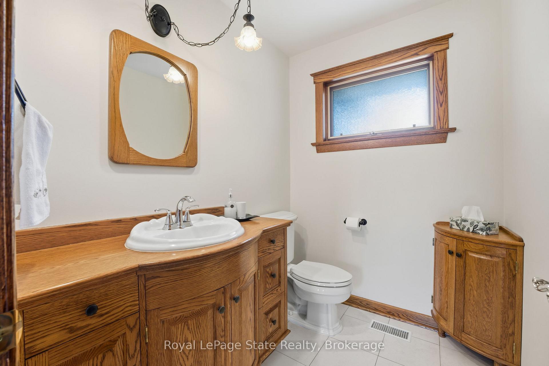 Photo 25 of 685 Robson Road, Hamilton, Rural Flamborough — HOMEH