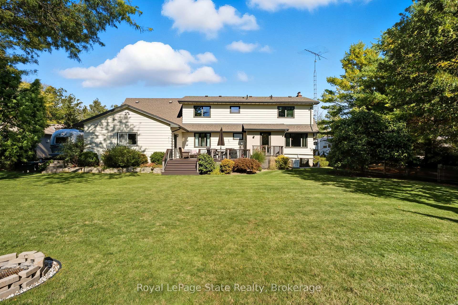 Photo 43 of 685 Robson Road, Hamilton, Rural Flamborough — HOMEH