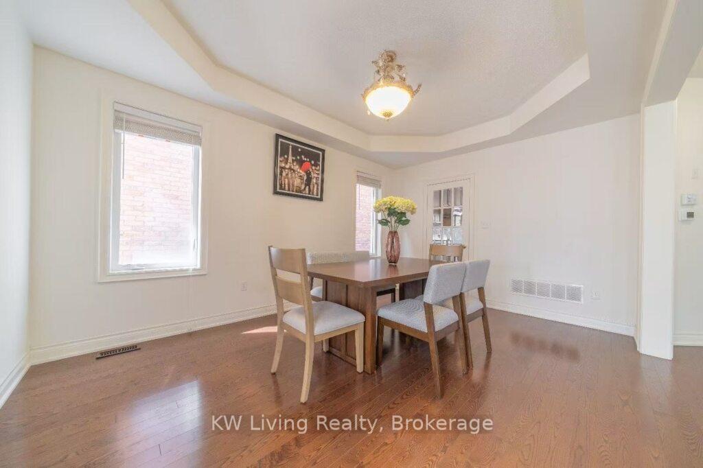 Photo 8 of 106 Hua Du Avenue, Markham, Berczy — HOMEH