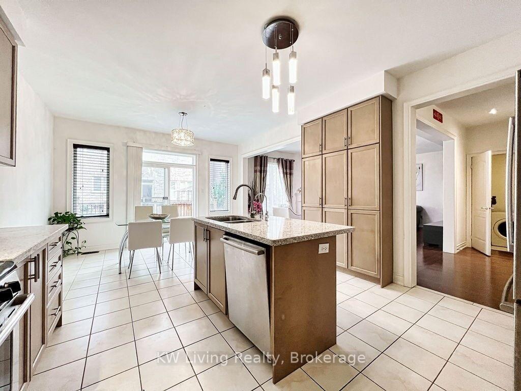 Photo 7 of 106 Hua Du Avenue, Markham, Berczy — HOMEH