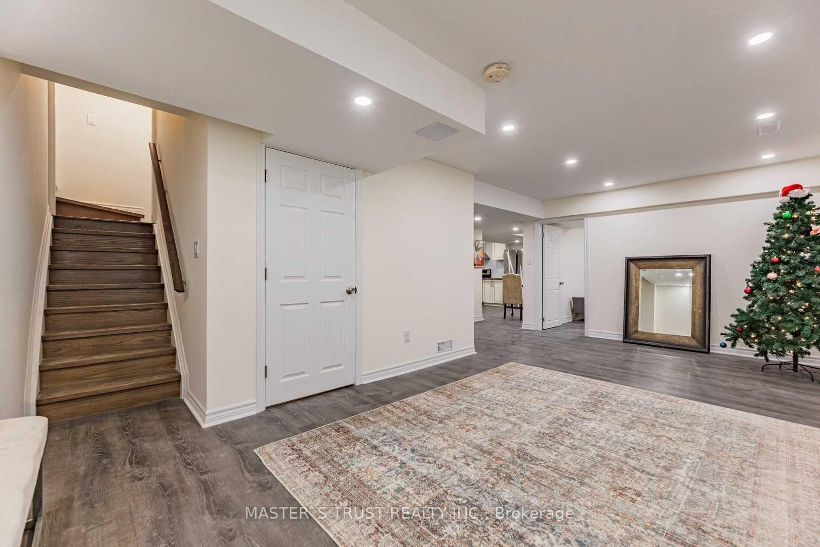 Photo 1 of Unit Bsmt, 233 Shelbourne Drive, Vaughan, Vellore Village — HOMEH