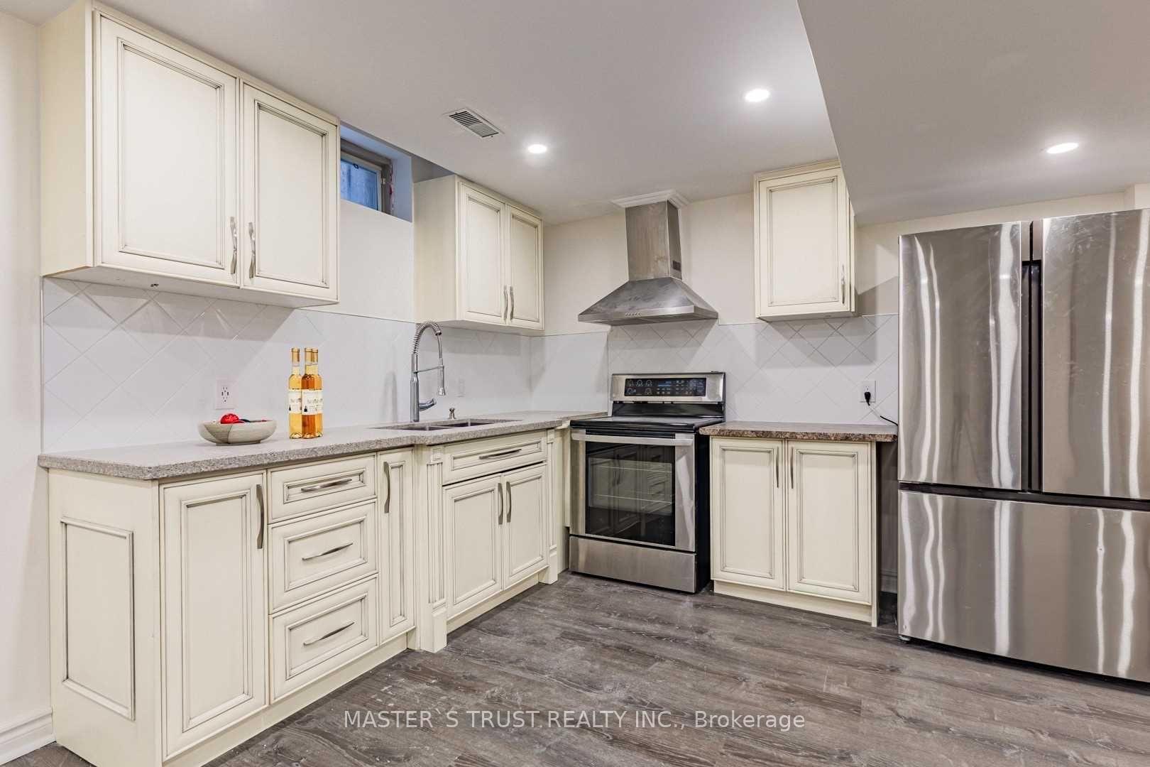 Photo 7 of Unit Bsmt, 233 Shelbourne Drive, Vaughan, Vellore Village — HOMEH