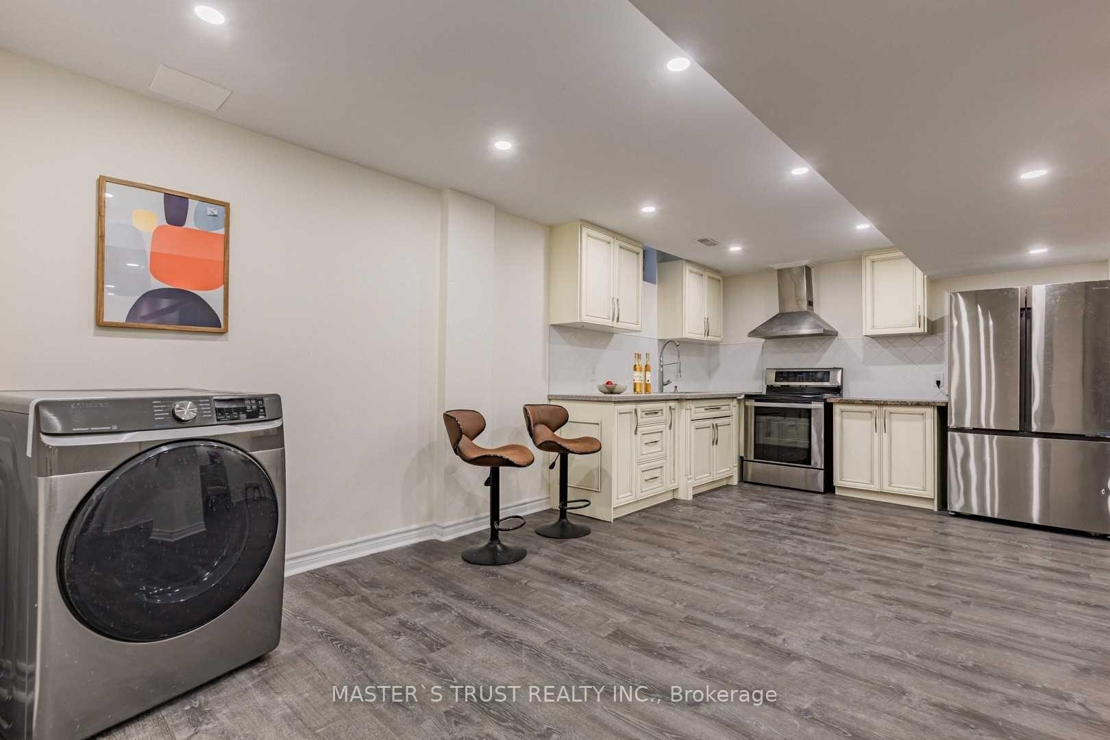 Photo 6 of Unit Bsmt, 233 Shelbourne Drive, Vaughan, Vellore Village — HOMEH