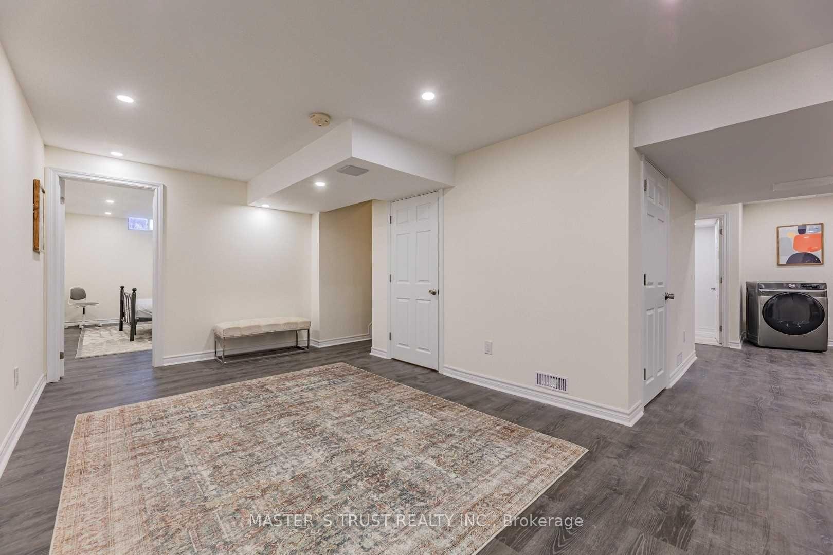 Photo 5 of Unit Bsmt, 233 Shelbourne Drive, Vaughan, Vellore Village — HOMEH