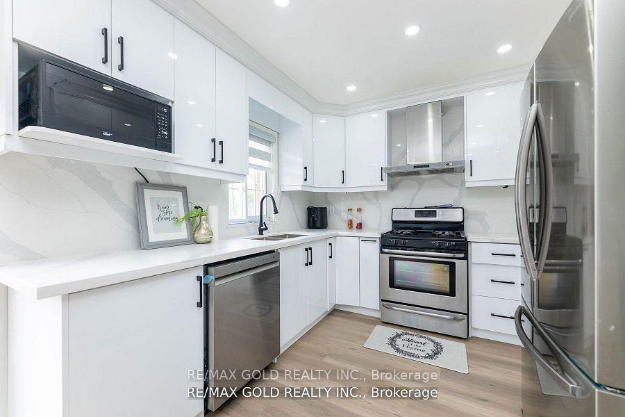 Photo 9 of 19 Thunderbird Trail, Brampton, Sandringham-Wellington — HOMEH