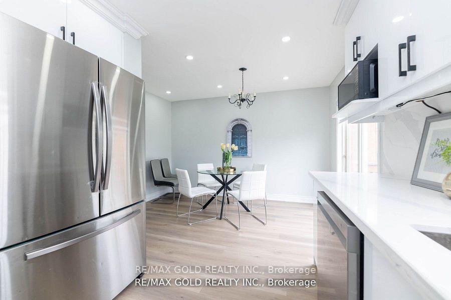 Photo 13 of 19 Thunderbird Trail, Brampton, Sandringham-Wellington — HOMEH