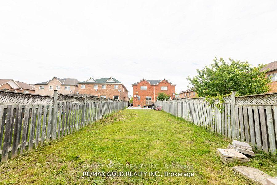 Photo 39 of 19 Thunderbird Trail, Brampton, Sandringham-Wellington — HOMEH