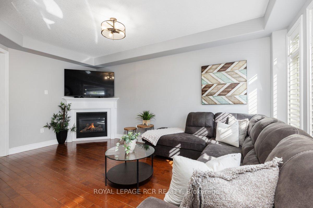 Photo 11 of 1813 Lamstone Street, Innisfil, Alcona — HOMEH
