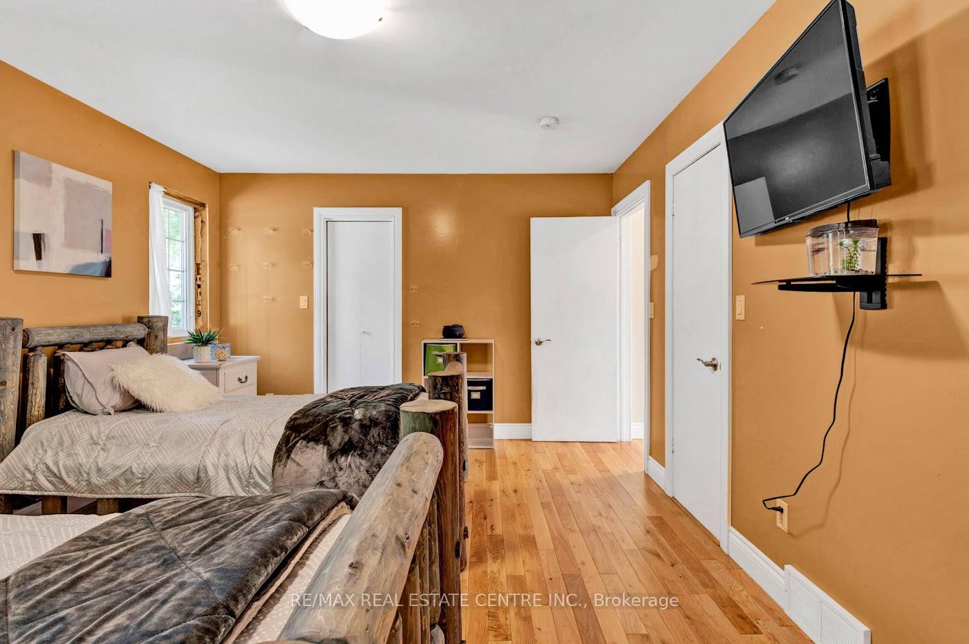 Photo 10 of 126 Maple Court, Shelburne — HOMEH