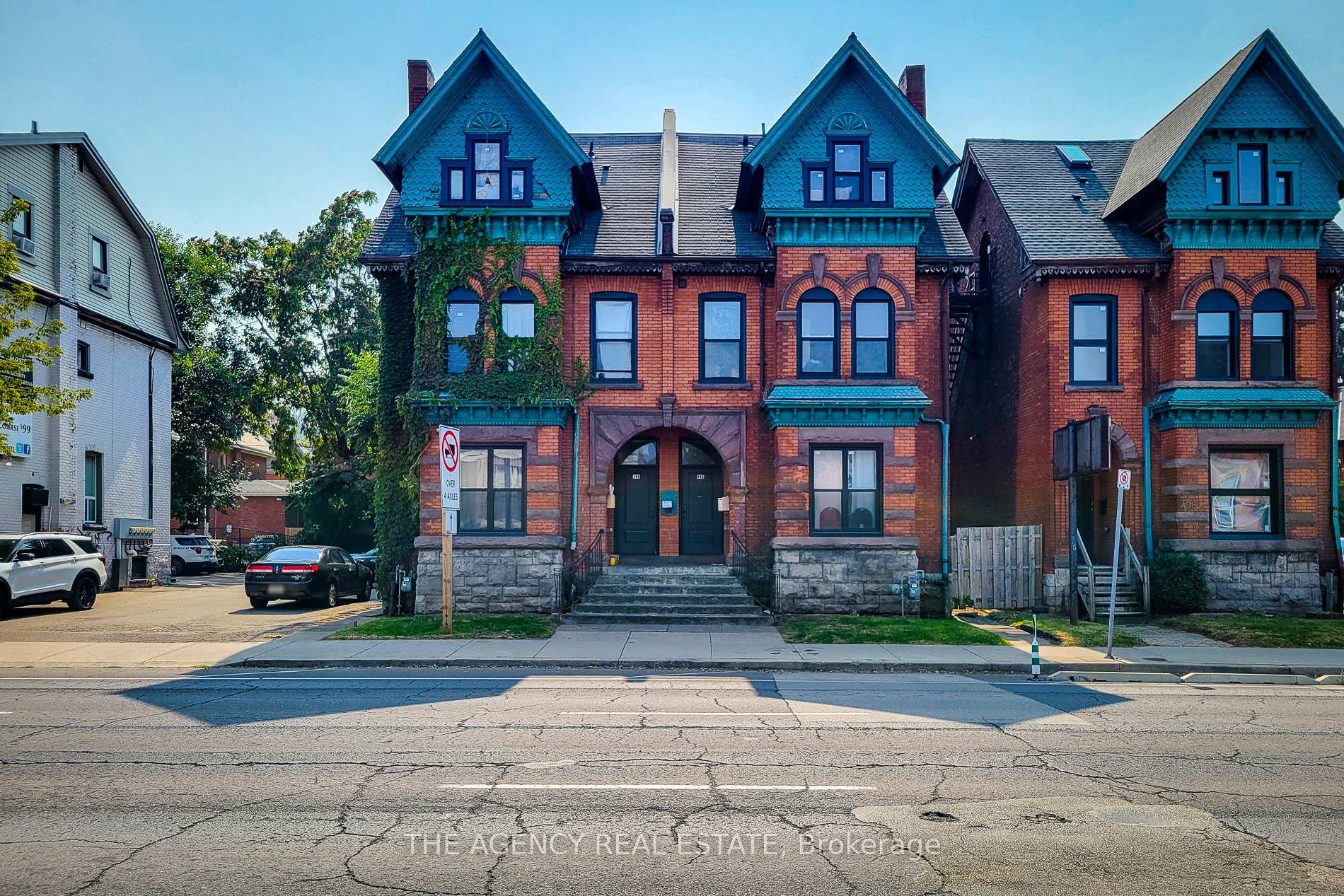Front of 500 Main Street E