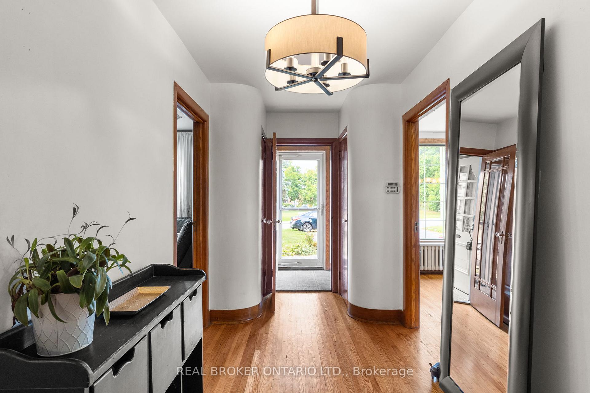 Photo 4 of 81 Clapperton Street, Barrie, Codrington — HOMEH