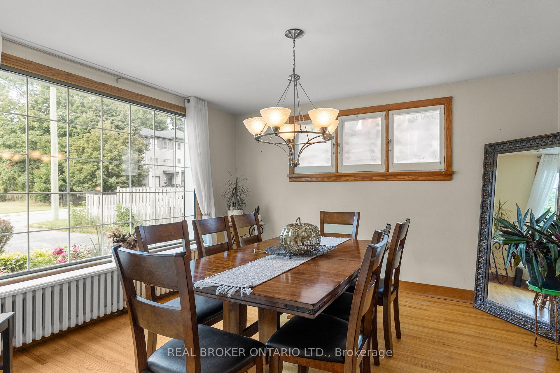 Photo 5 of 81 Clapperton Street, Barrie, Codrington — HOMEH