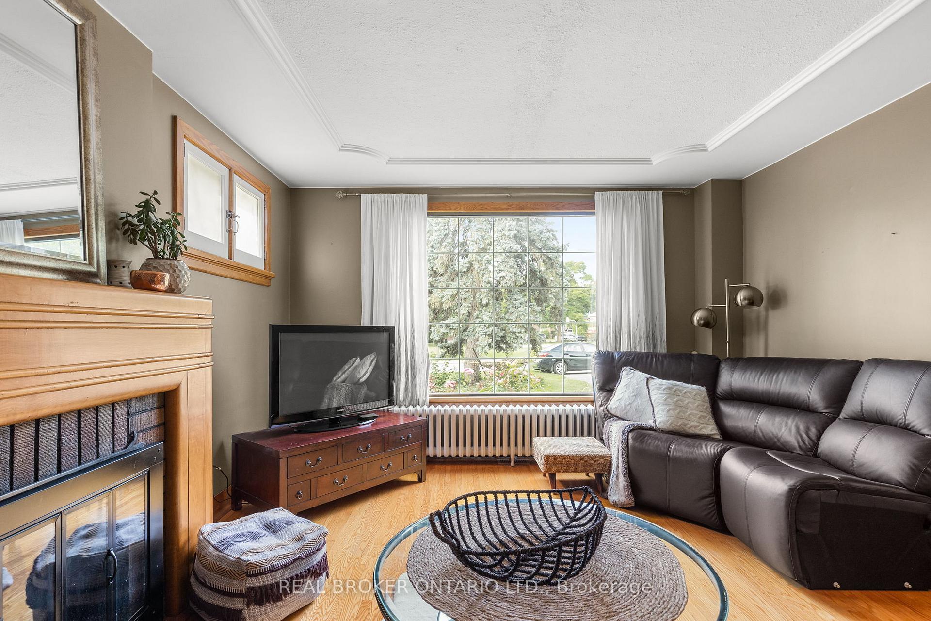 Photo 7 of 81 Clapperton Street, Barrie, Codrington — HOMEH