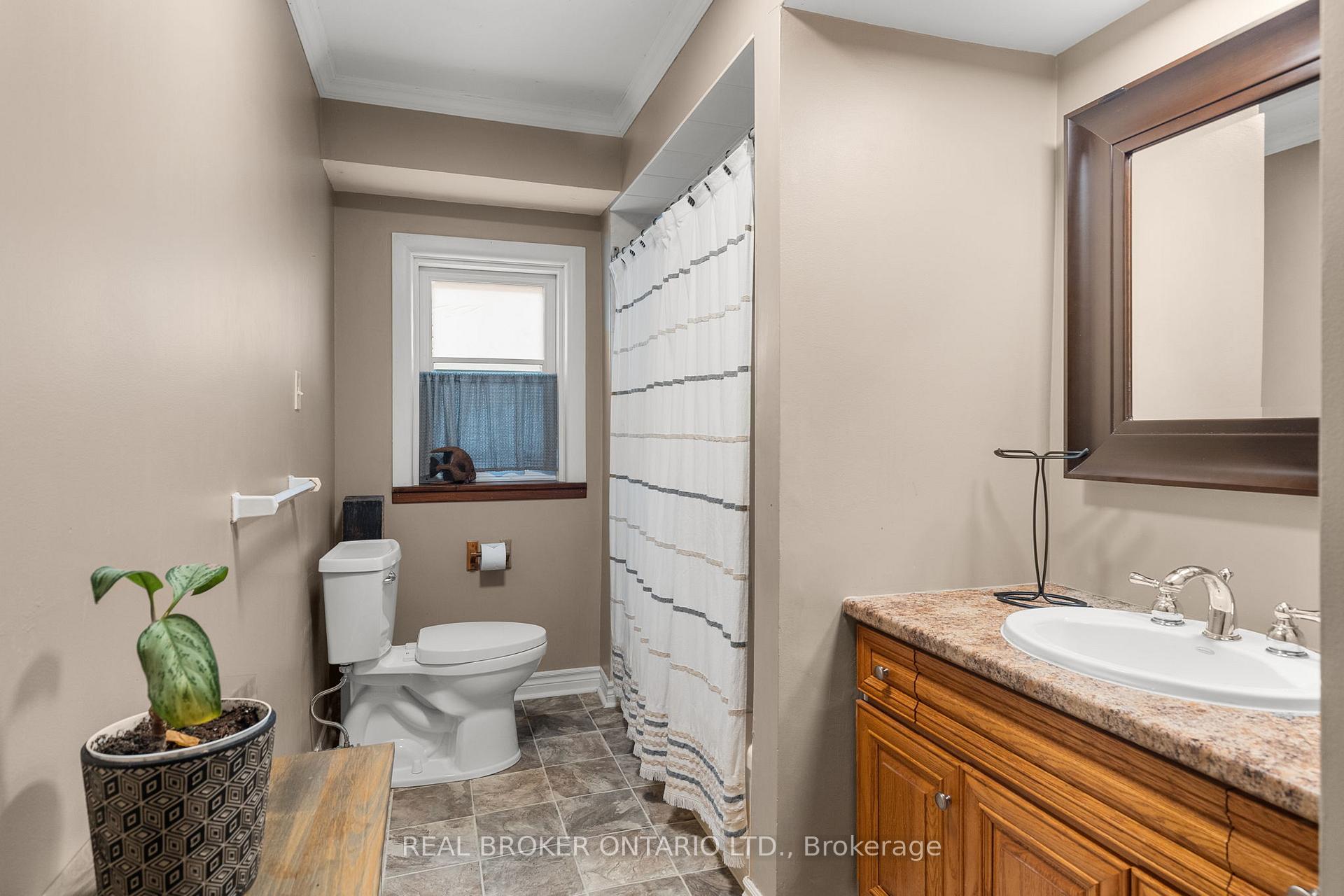 Photo 12 of 81 Clapperton Street, Barrie, Codrington — HOMEH