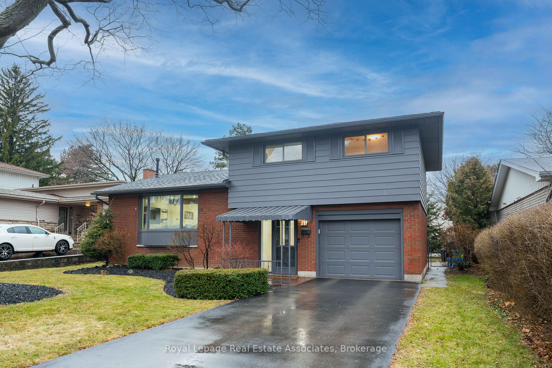 Photo 3 of 51 Delmar Drive, Hamilton, Buchanan — HOMEH