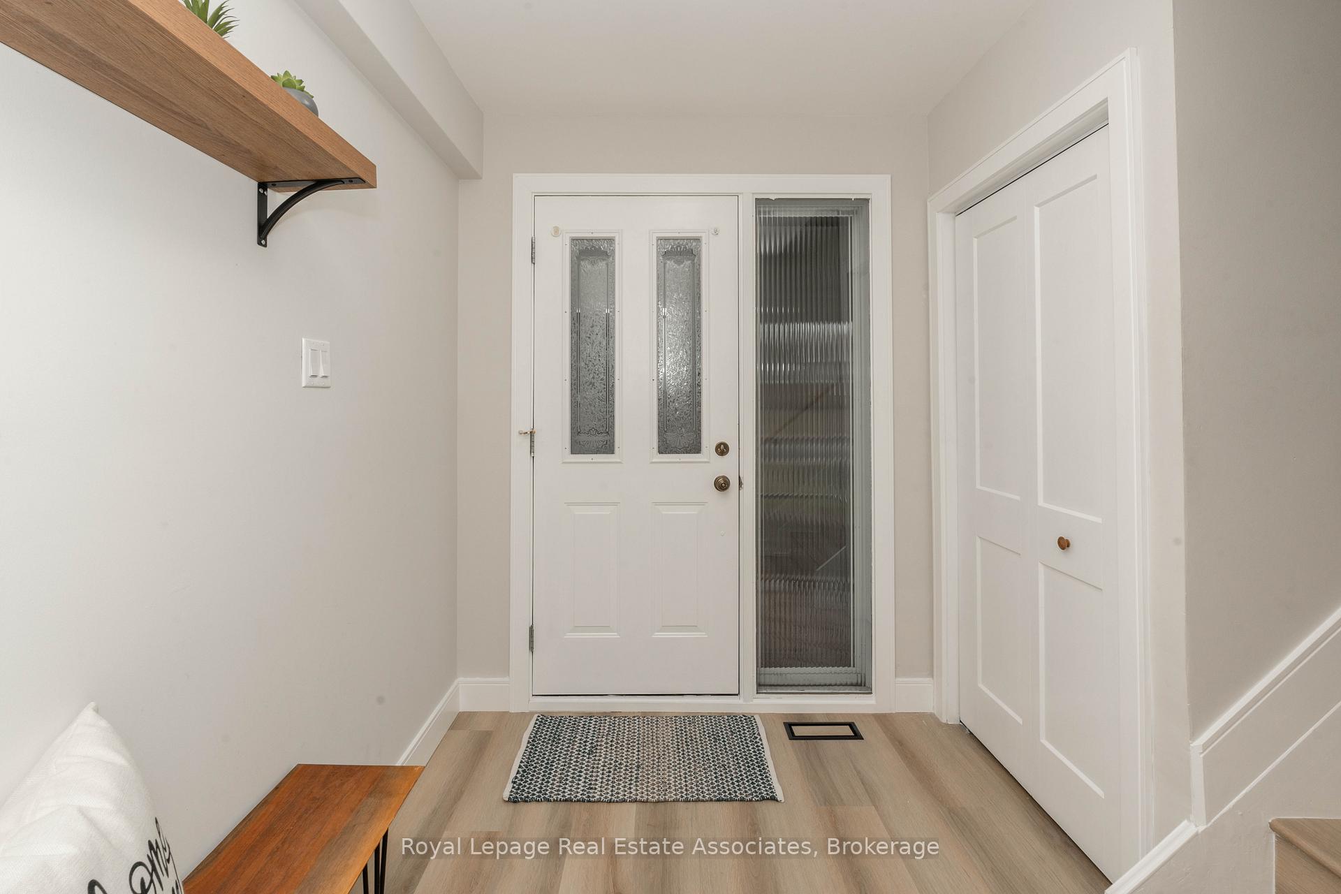 Photo 4 of 51 Delmar Drive, Hamilton, Buchanan — HOMEH