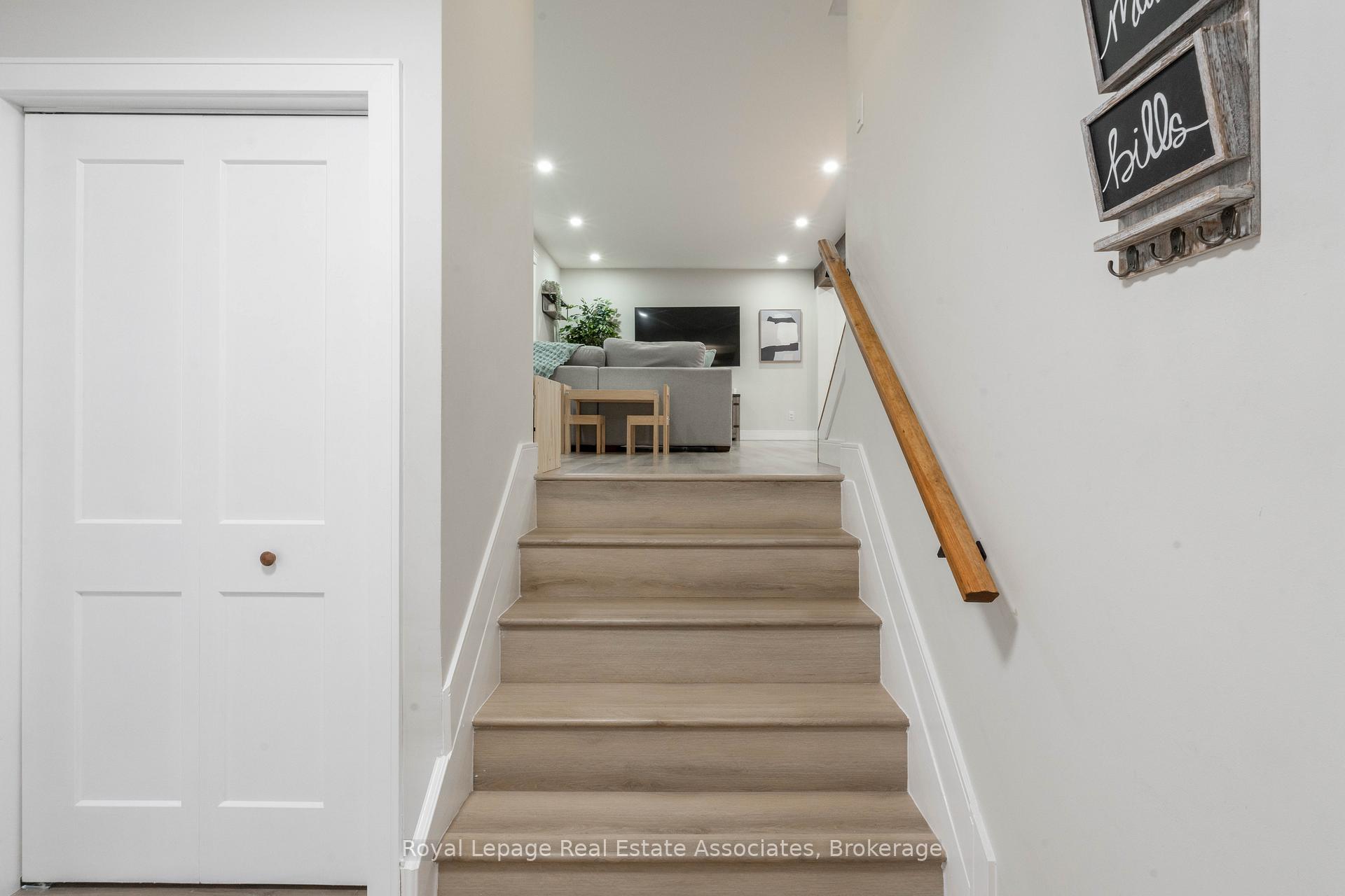 Photo 8 of 51 Delmar Drive, Hamilton, Buchanan — HOMEH