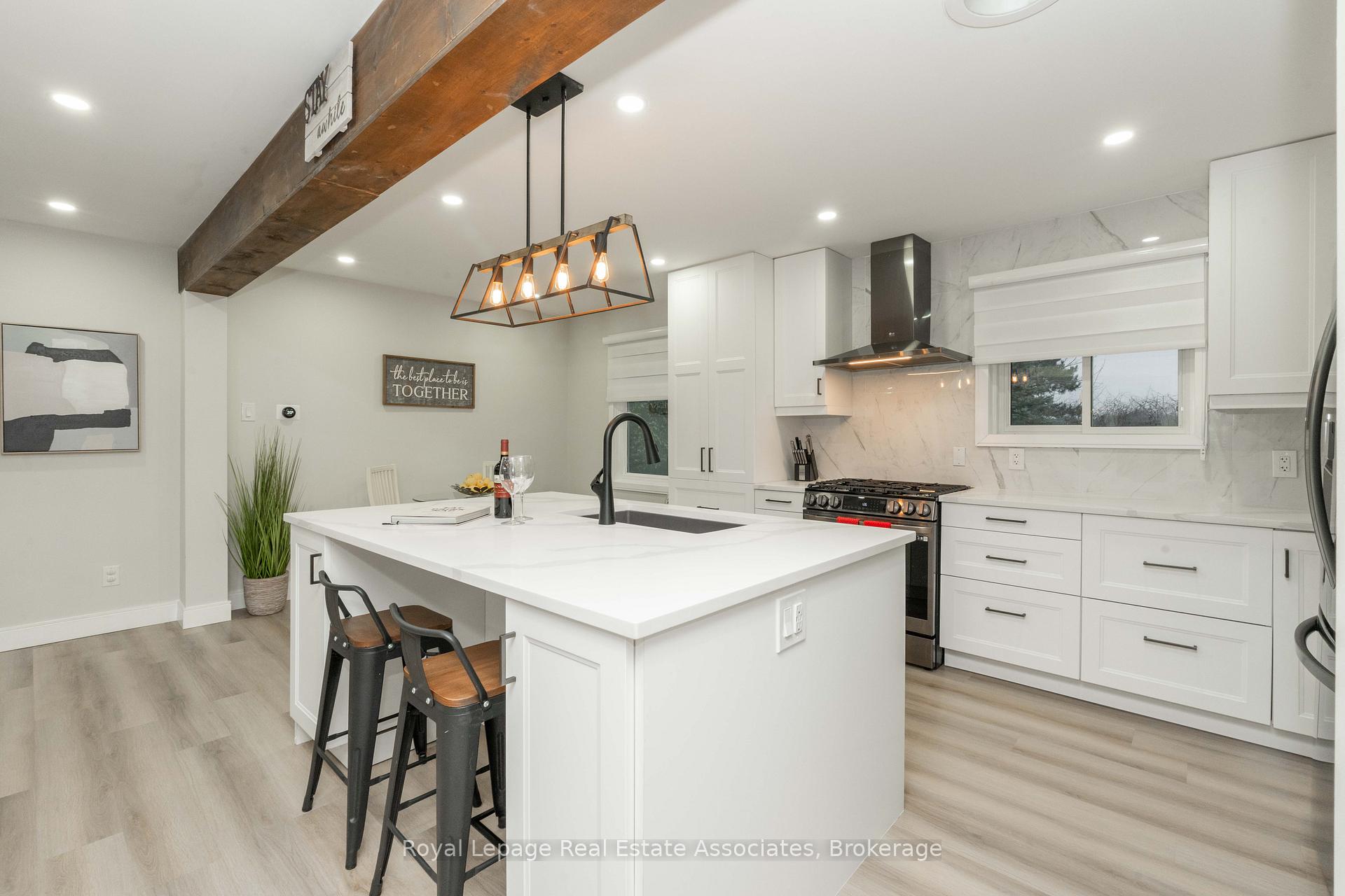 Photo 16 of 51 Delmar Drive, Hamilton, Buchanan — HOMEH