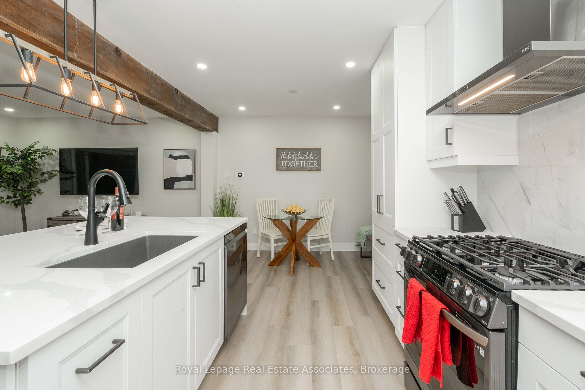 Photo 11 of 51 Delmar Drive, Hamilton, Buchanan — HOMEH