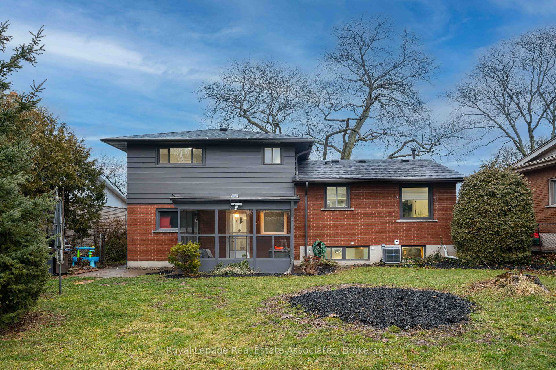 Photo 40 of 51 Delmar Drive, Hamilton, Buchanan — HOMEH