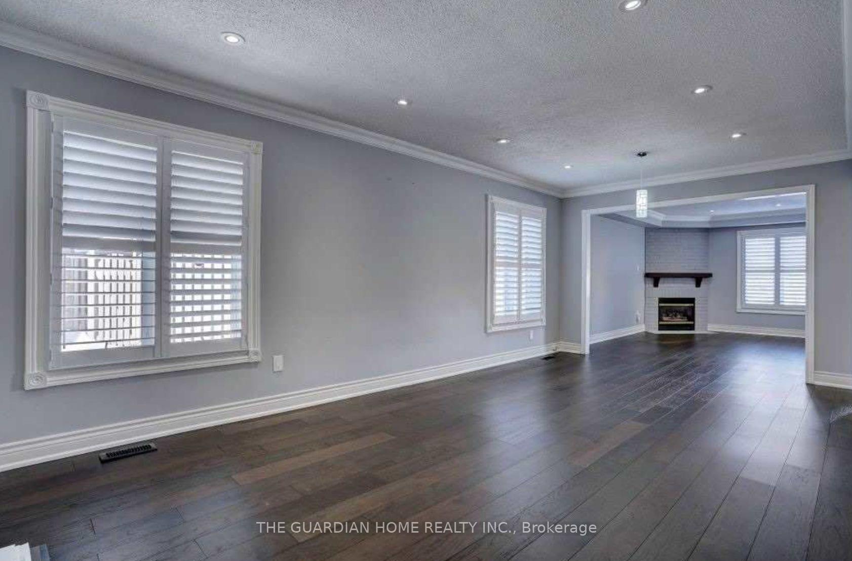 Photo 3 of 65 Mindy Crescent, Markham, Middlefield — HOMEH