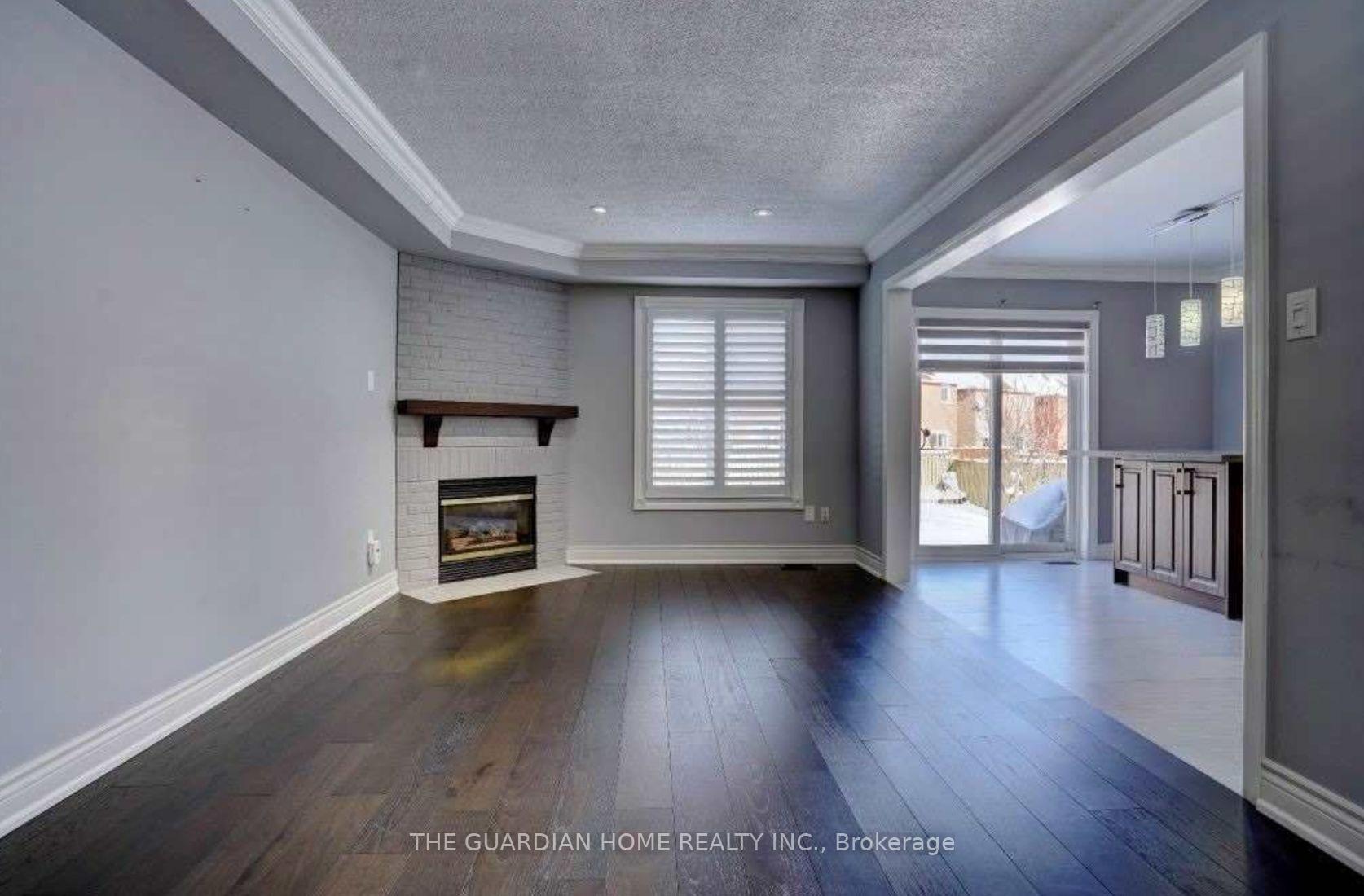 Photo 5 of 65 Mindy Crescent, Markham, Middlefield — HOMEH