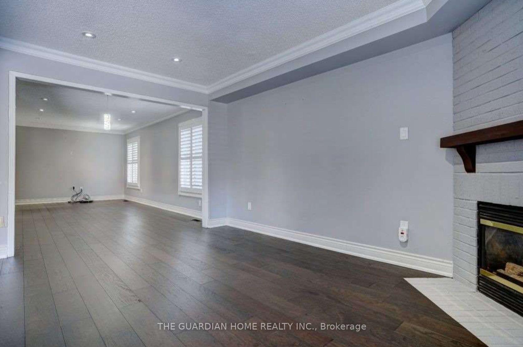 Photo 7 of 65 Mindy Crescent, Markham, Middlefield — HOMEH