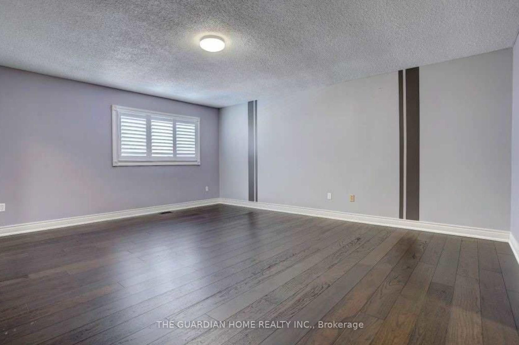 Photo 8 of 65 Mindy Crescent, Markham, Middlefield — HOMEH