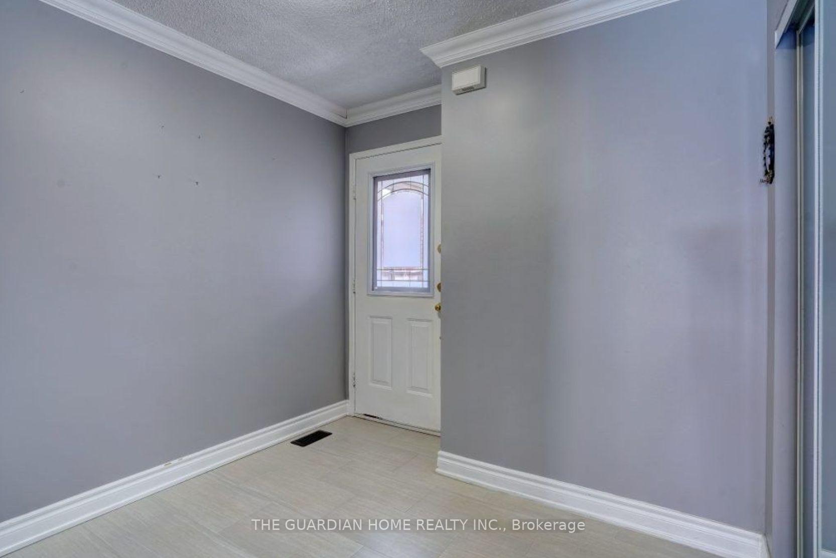 Photo 15 of 65 Mindy Crescent, Markham, Middlefield — HOMEH