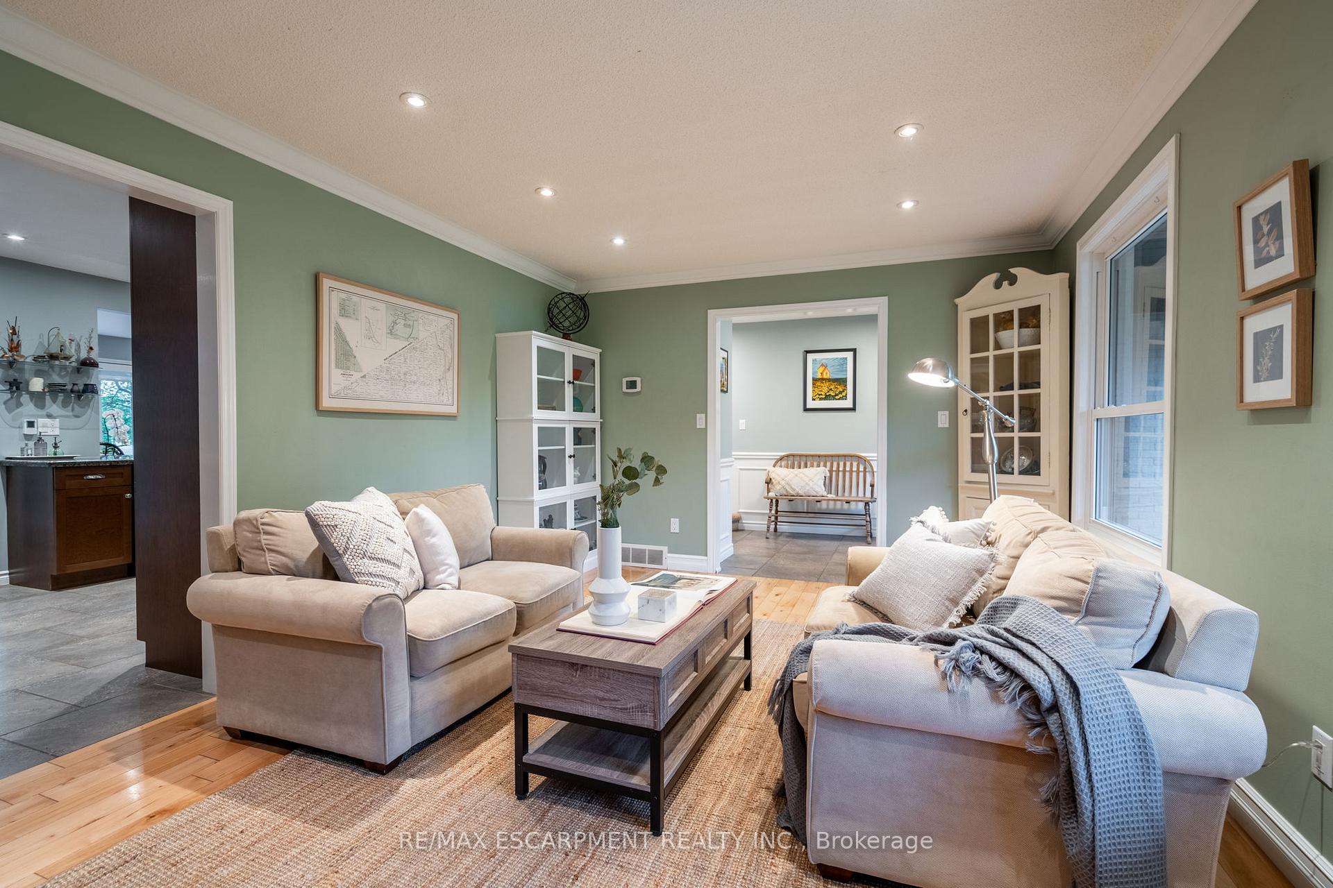 Photo 6 of 33 Cumminsville Drive, Hamilton, Rural Flamborough — HOMEH