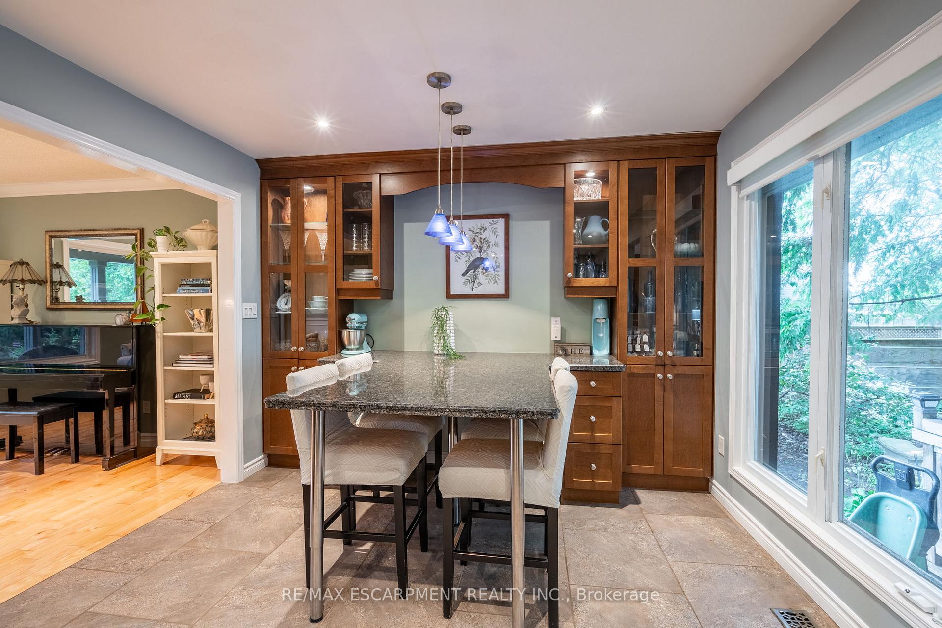 Photo 7 of 33 Cumminsville Drive, Hamilton, Rural Flamborough — HOMEH