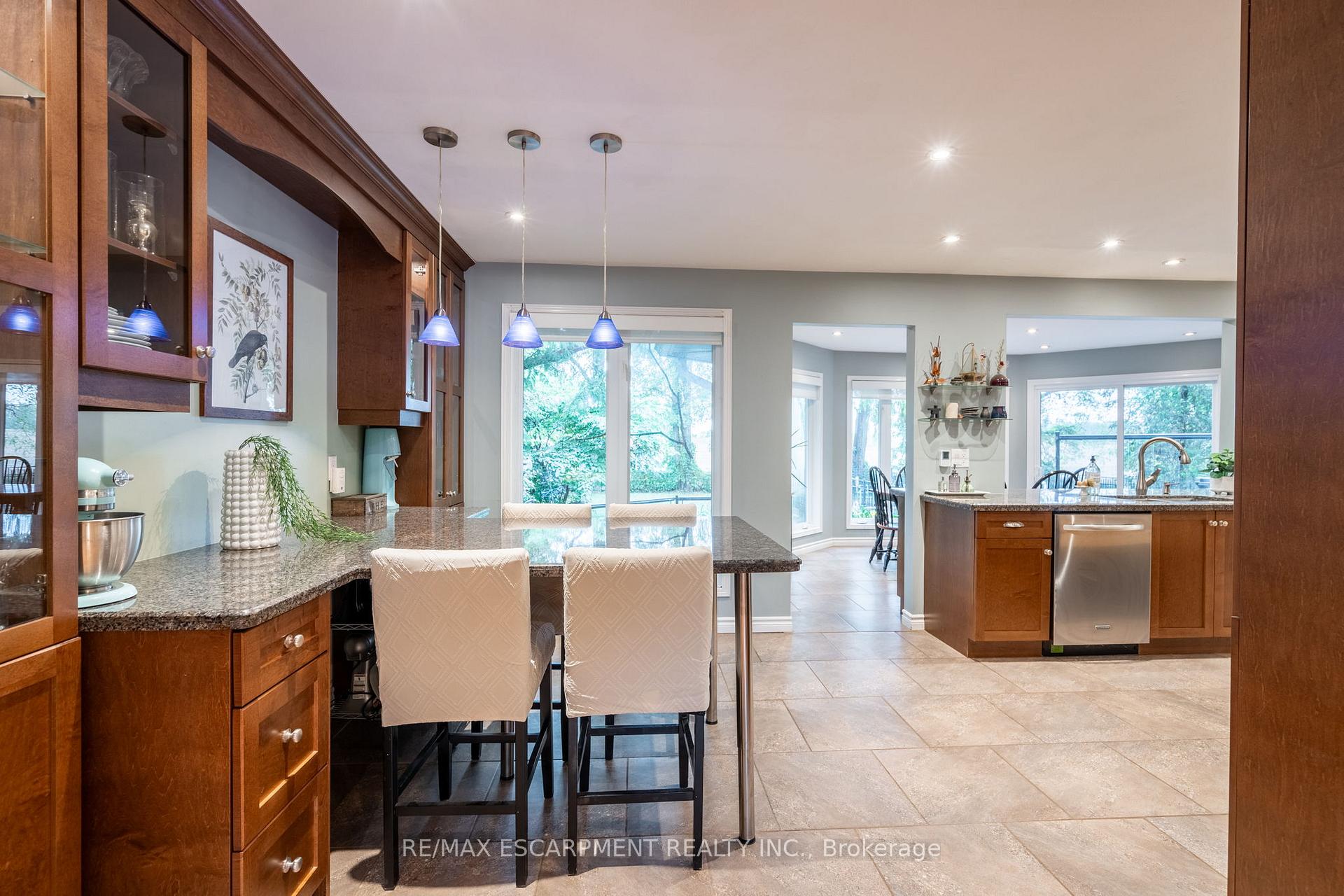 Photo 8 of 33 Cumminsville Drive, Hamilton, Rural Flamborough — HOMEH