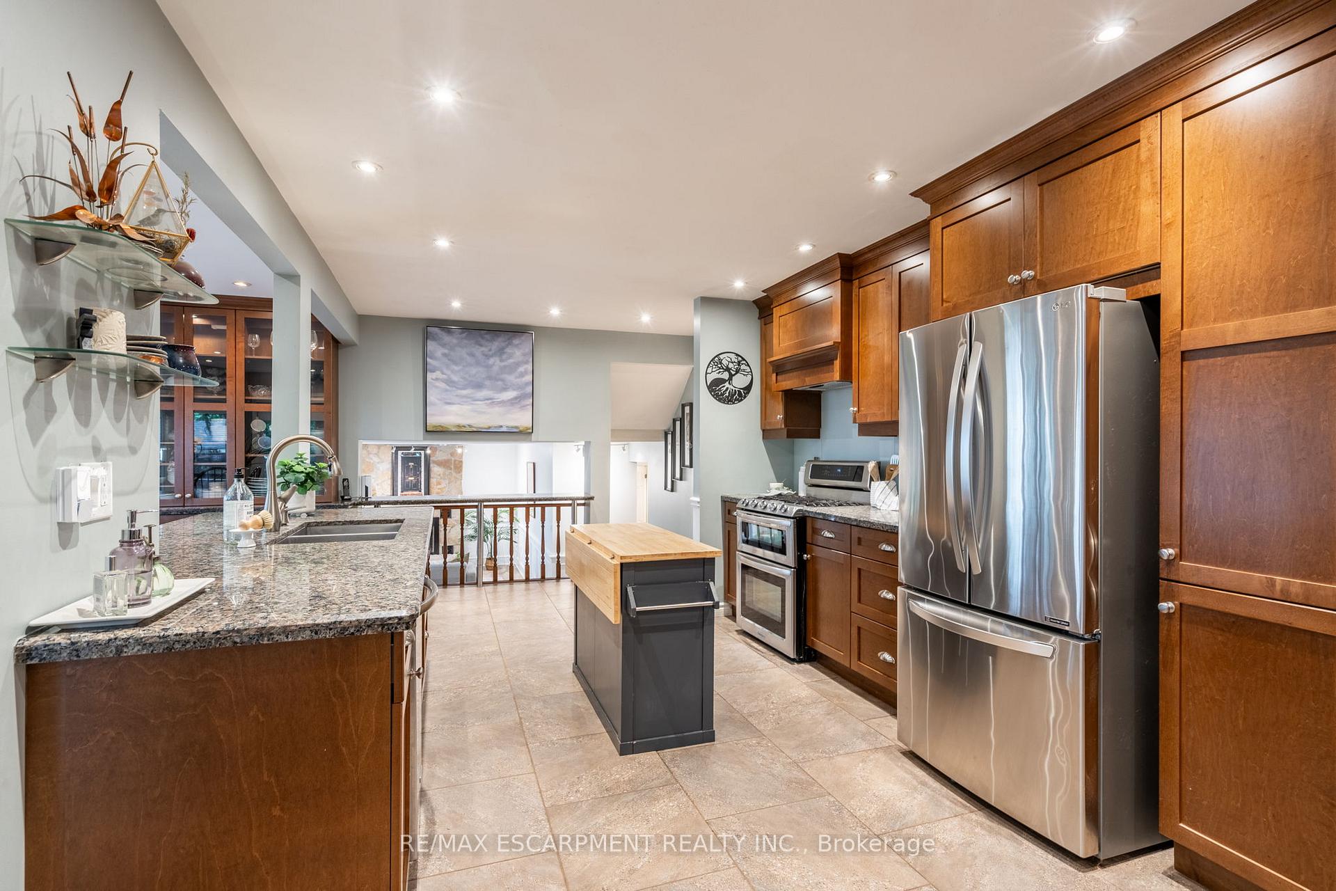 Photo 12 of 33 Cumminsville Drive, Hamilton, Rural Flamborough — HOMEH