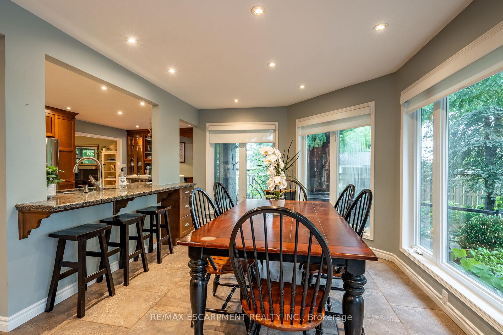 Photo 10 of 33 Cumminsville Drive, Hamilton, Rural Flamborough — HOMEH