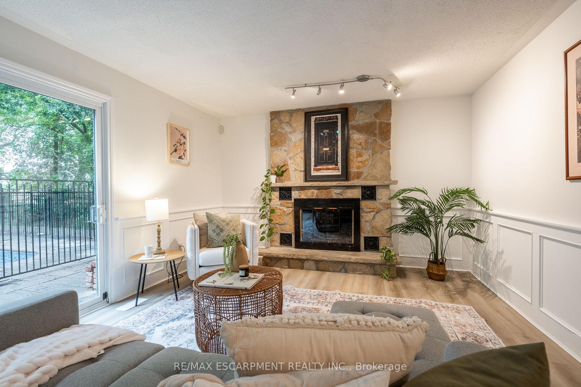 Photo 14 of 33 Cumminsville Drive, Hamilton, Rural Flamborough — HOMEH