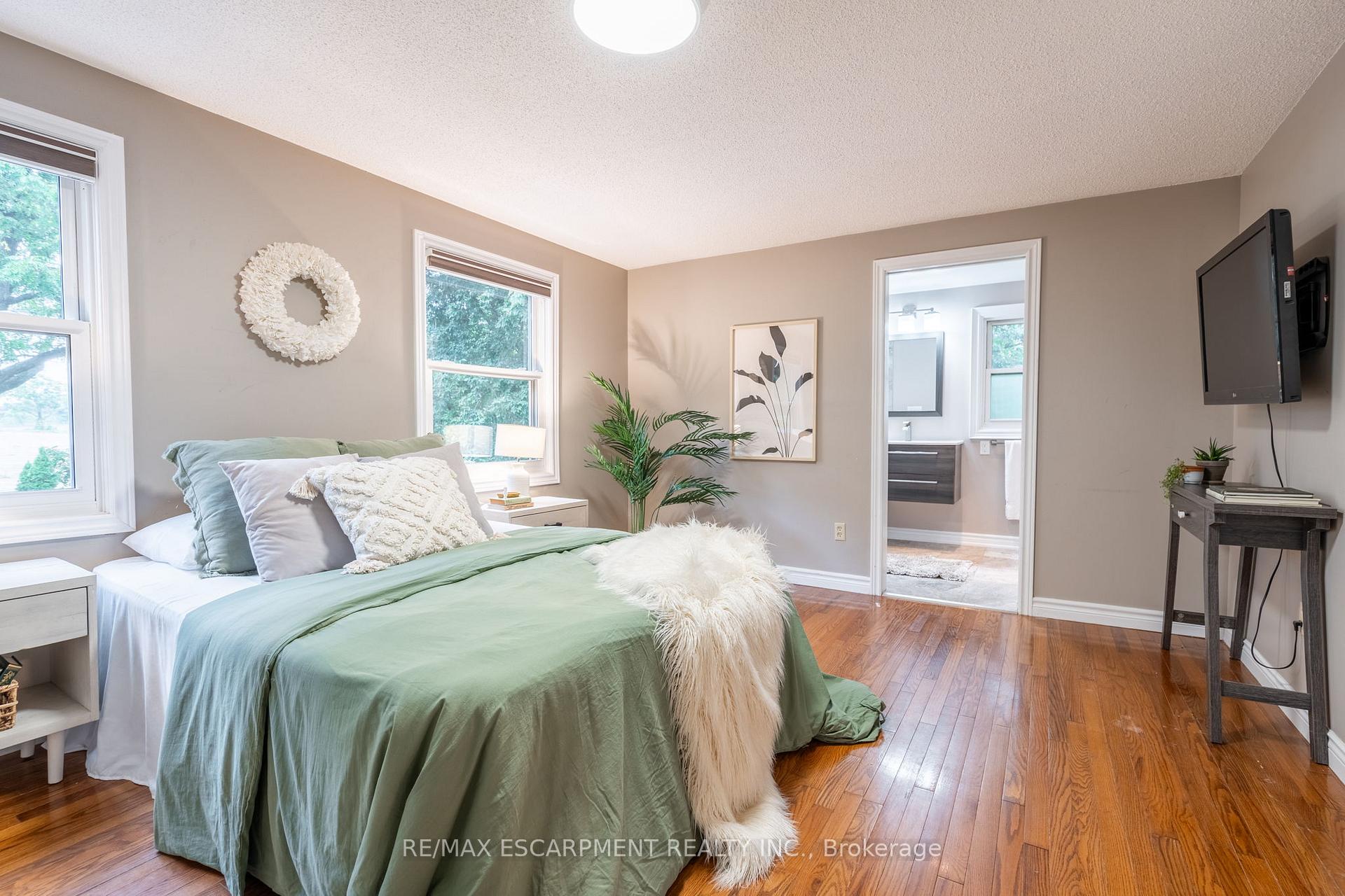 Photo 19 of 33 Cumminsville Drive, Hamilton, Rural Flamborough — HOMEH