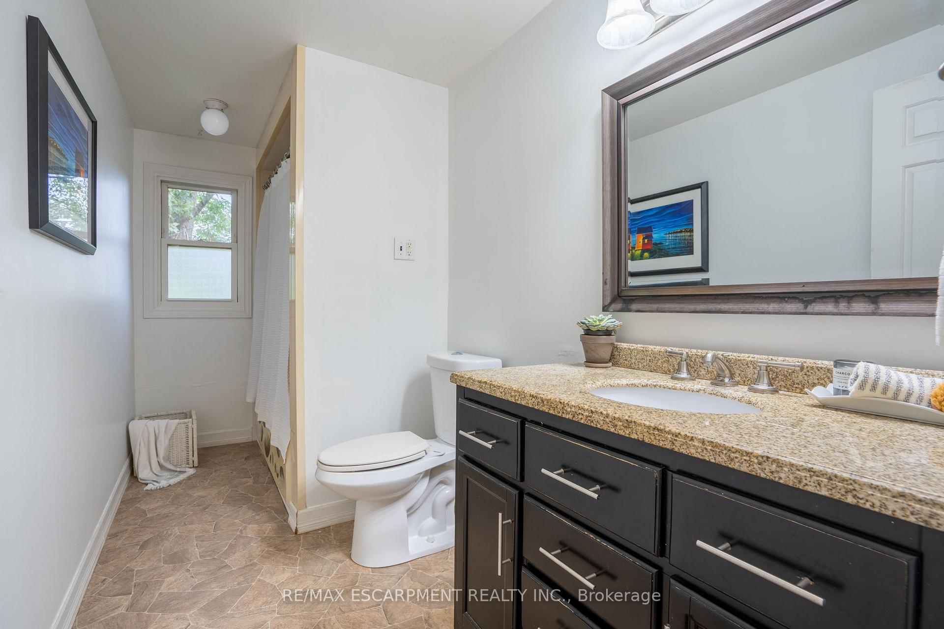 Photo 25 of 33 Cumminsville Drive, Hamilton, Rural Flamborough — HOMEH