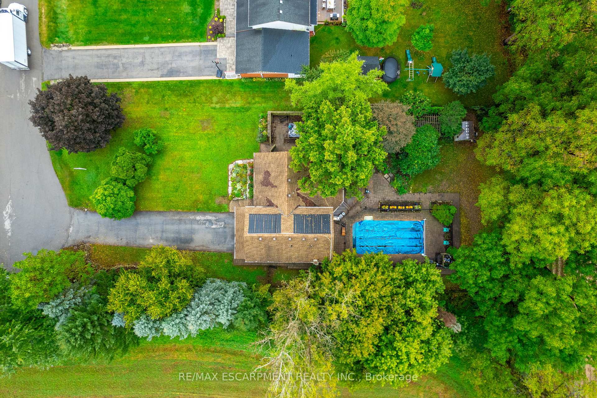 Photo 39 of 33 Cumminsville Drive, Hamilton, Rural Flamborough — HOMEH