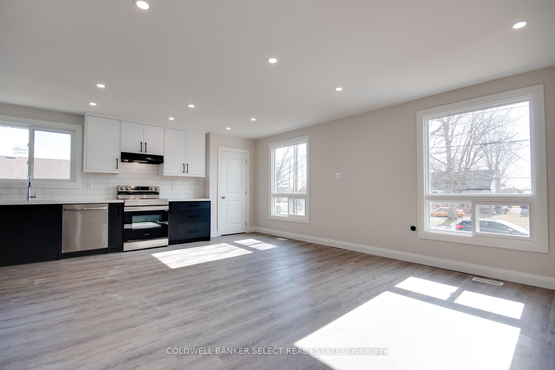 Photo 5 of Unit UPPER 1, 279 Barrick Road, Port Colborne, Main Street — HOMEH