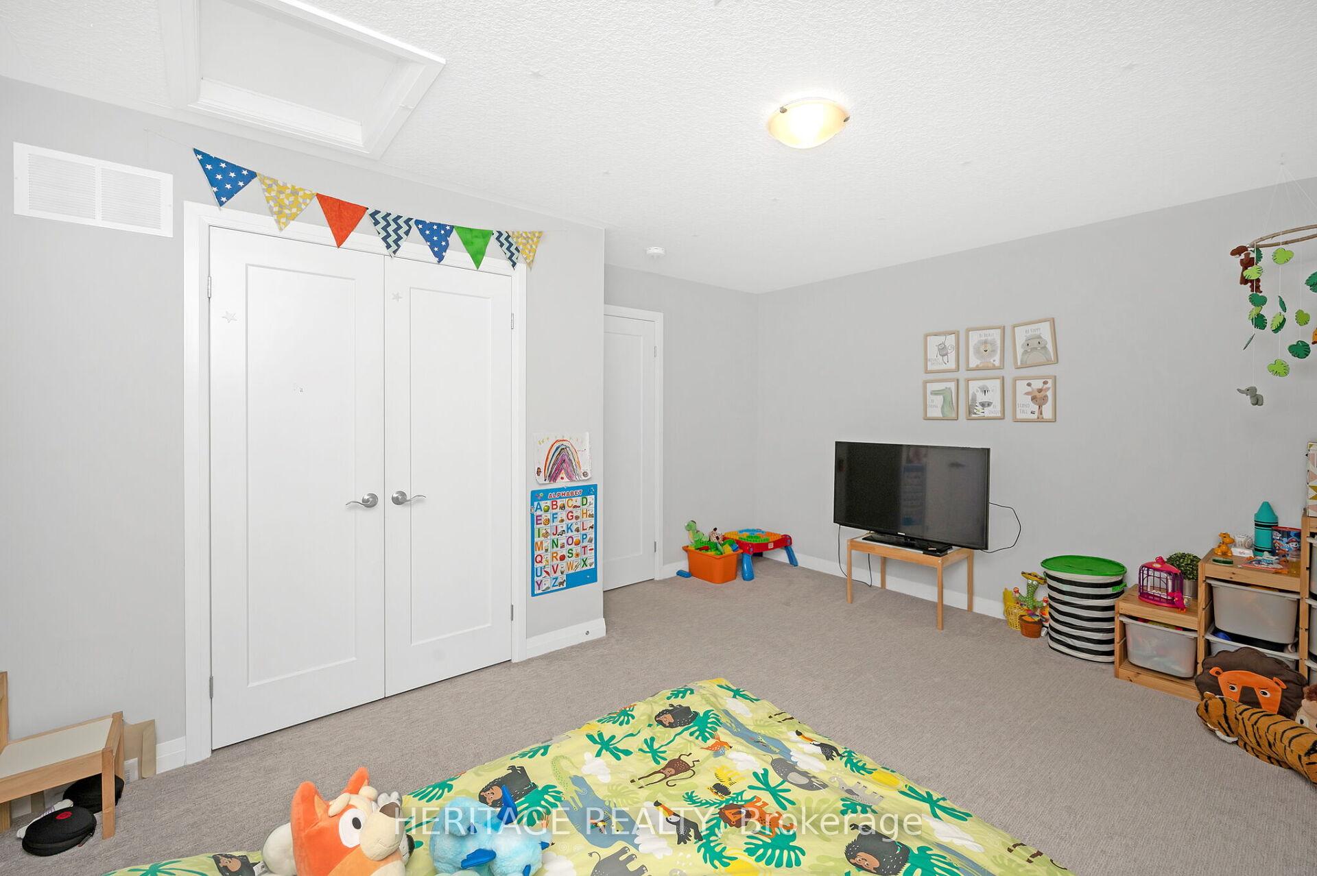 Photo 33 of 59 Aquarius Crescent, Hamilton, Rural Glanbrook — HOMEH