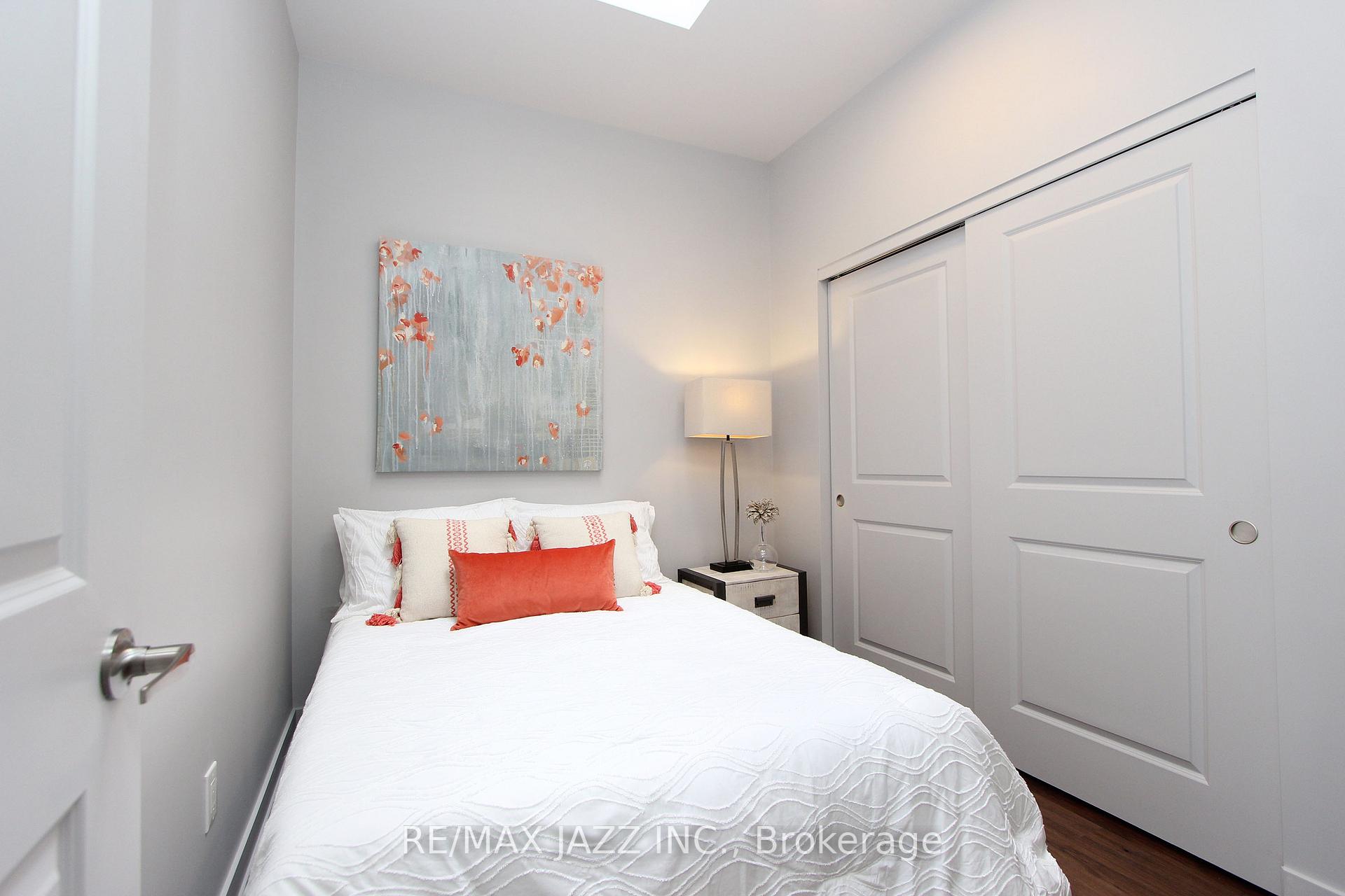 Photo 12 of Unit 202, 14 1/2 King Street E, Oshawa, O'Neill — HOMEH