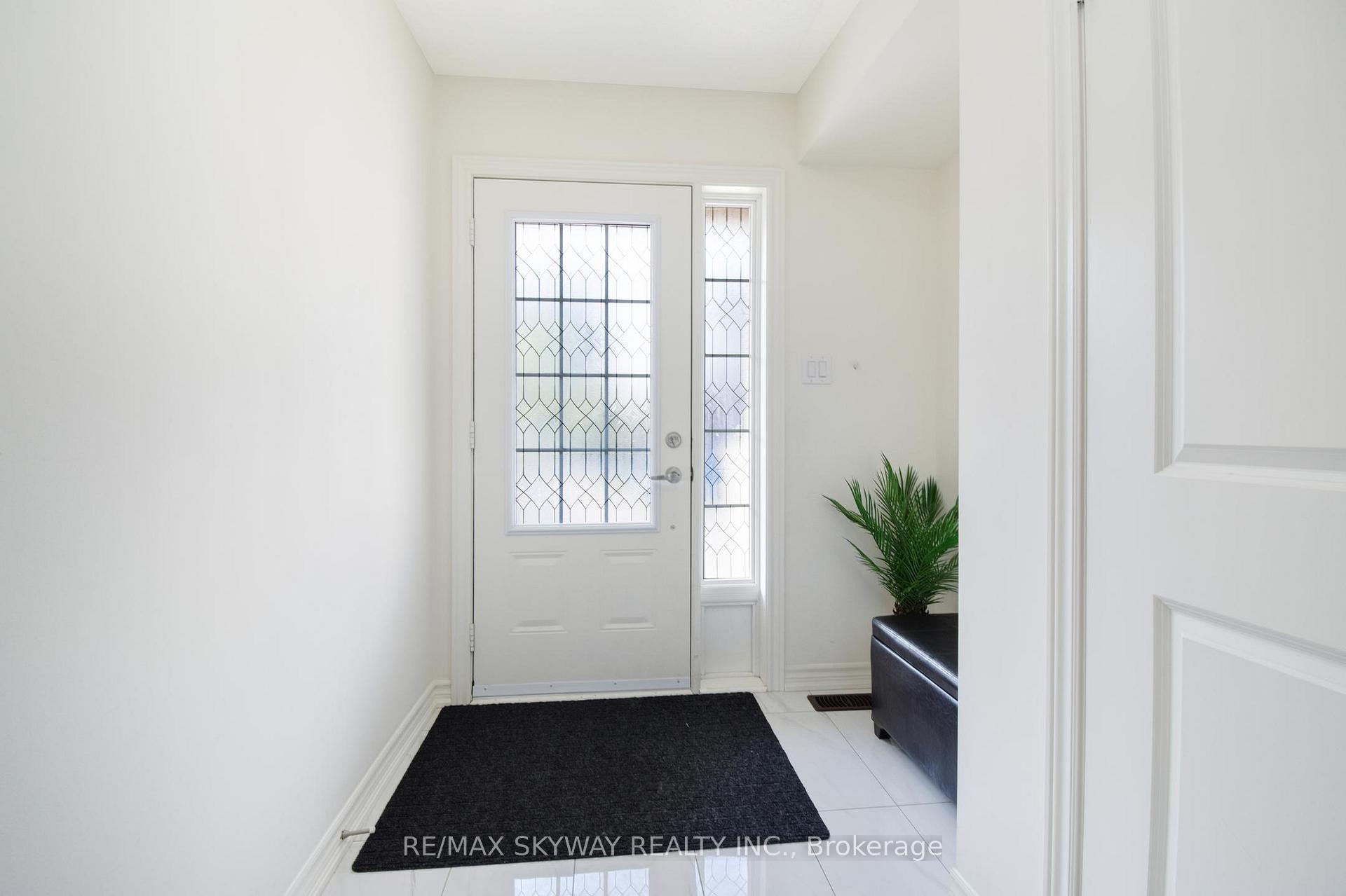 Photo 4 of 49 Stewardship Road, Brampton, Northwest Brampton — HOMEH