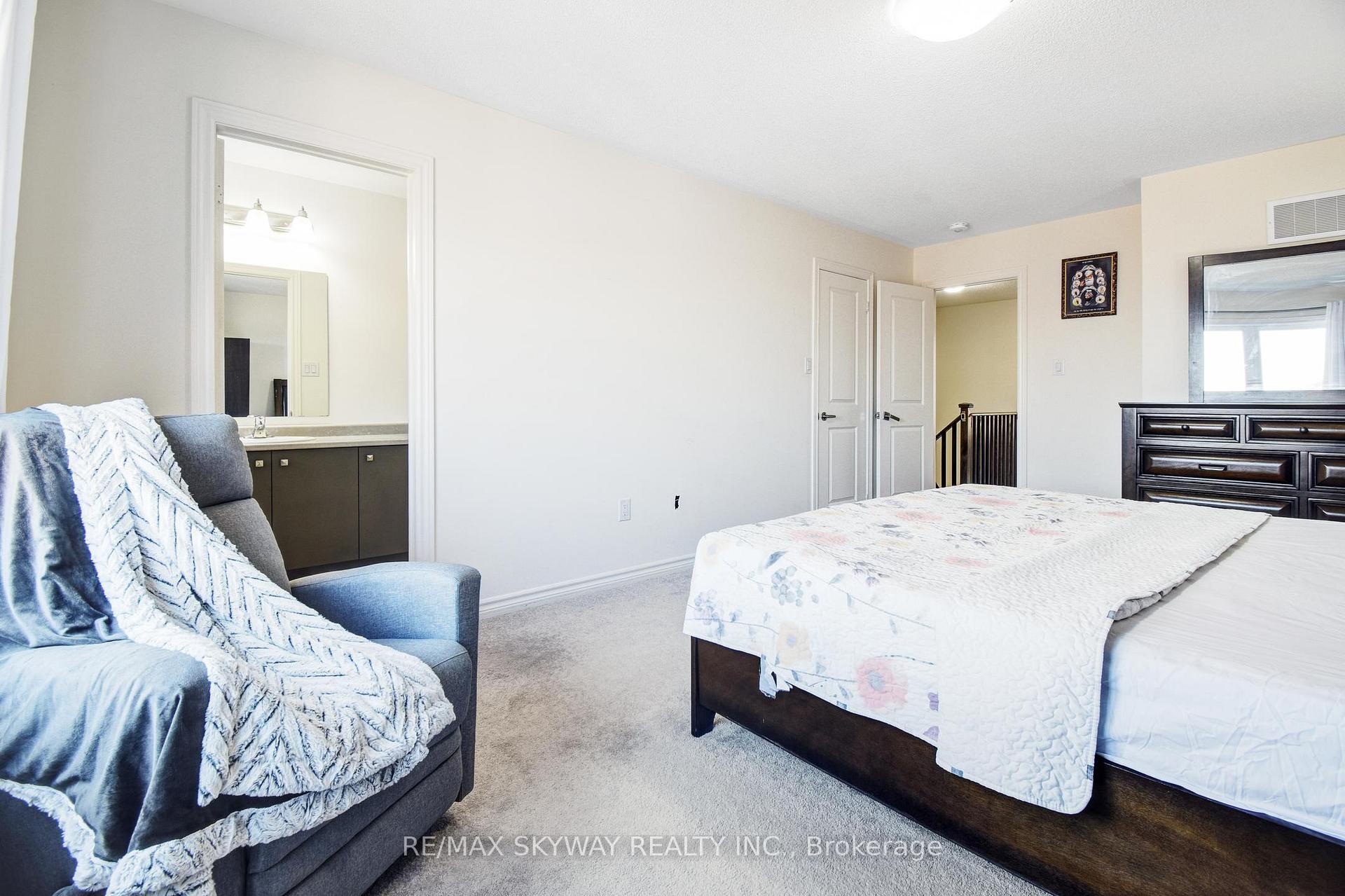 Photo 25 of 49 Stewardship Road, Brampton, Northwest Brampton — HOMEH
