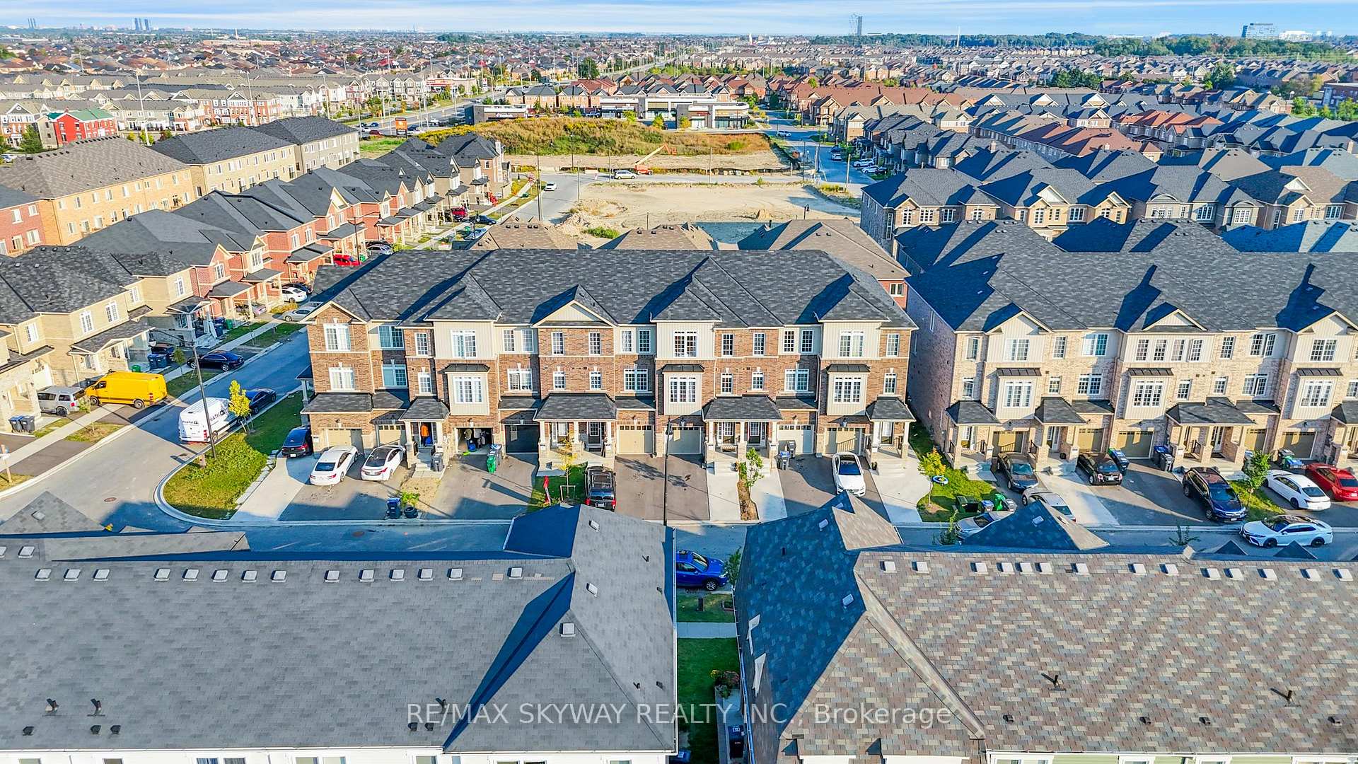 Photo 33 of 49 Stewardship Road, Brampton, Northwest Brampton — HOMEH