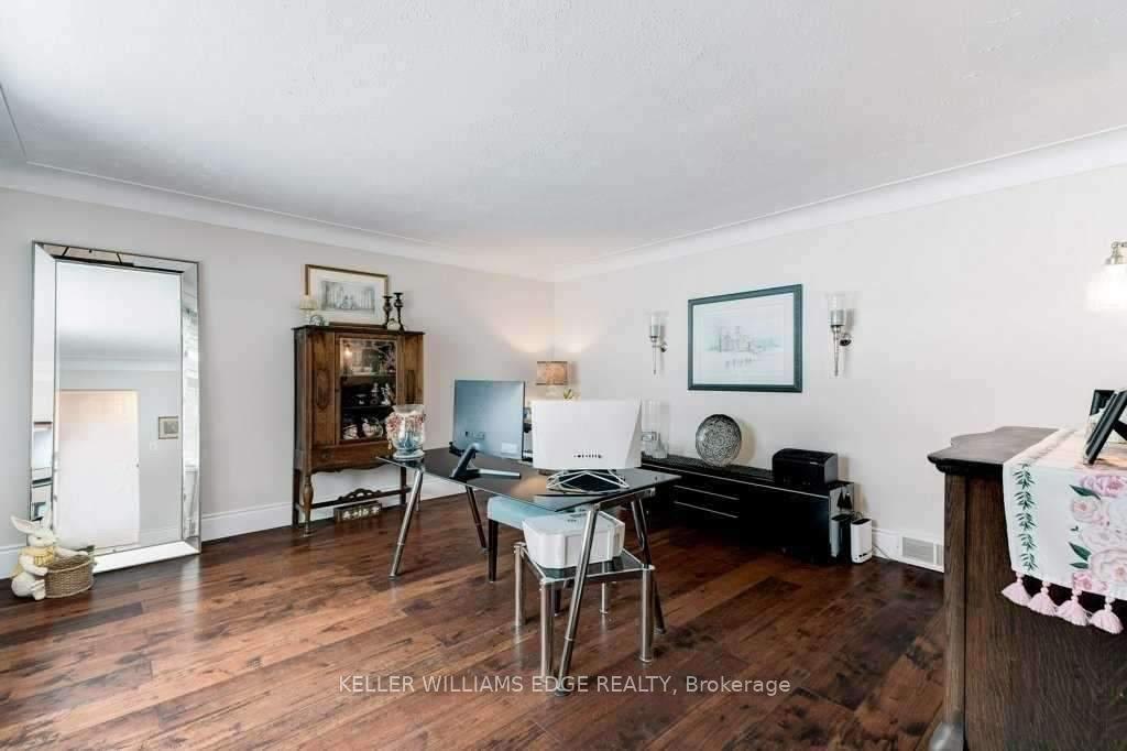Photo 4 of 555 Ofield Road N, Hamilton, Rural Flamborough — HOMEH