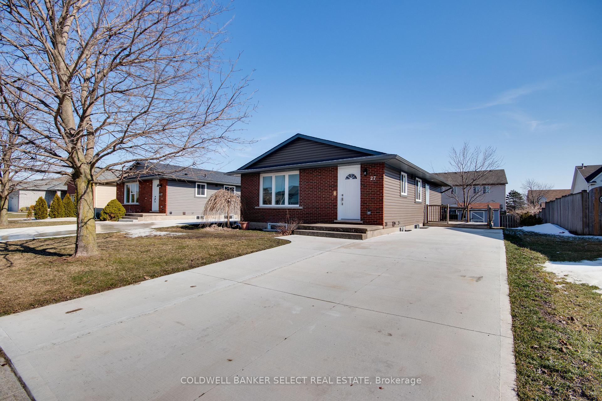 Photo 2 of Unit 2, 27 Apollo Drive, Port Colborne, Main Street — HOMEH