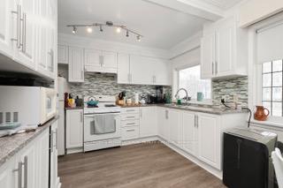 Photo 25 of 3 Old Mill Terrace, Etobicoke, Stonegate-Queensway — HOMEH