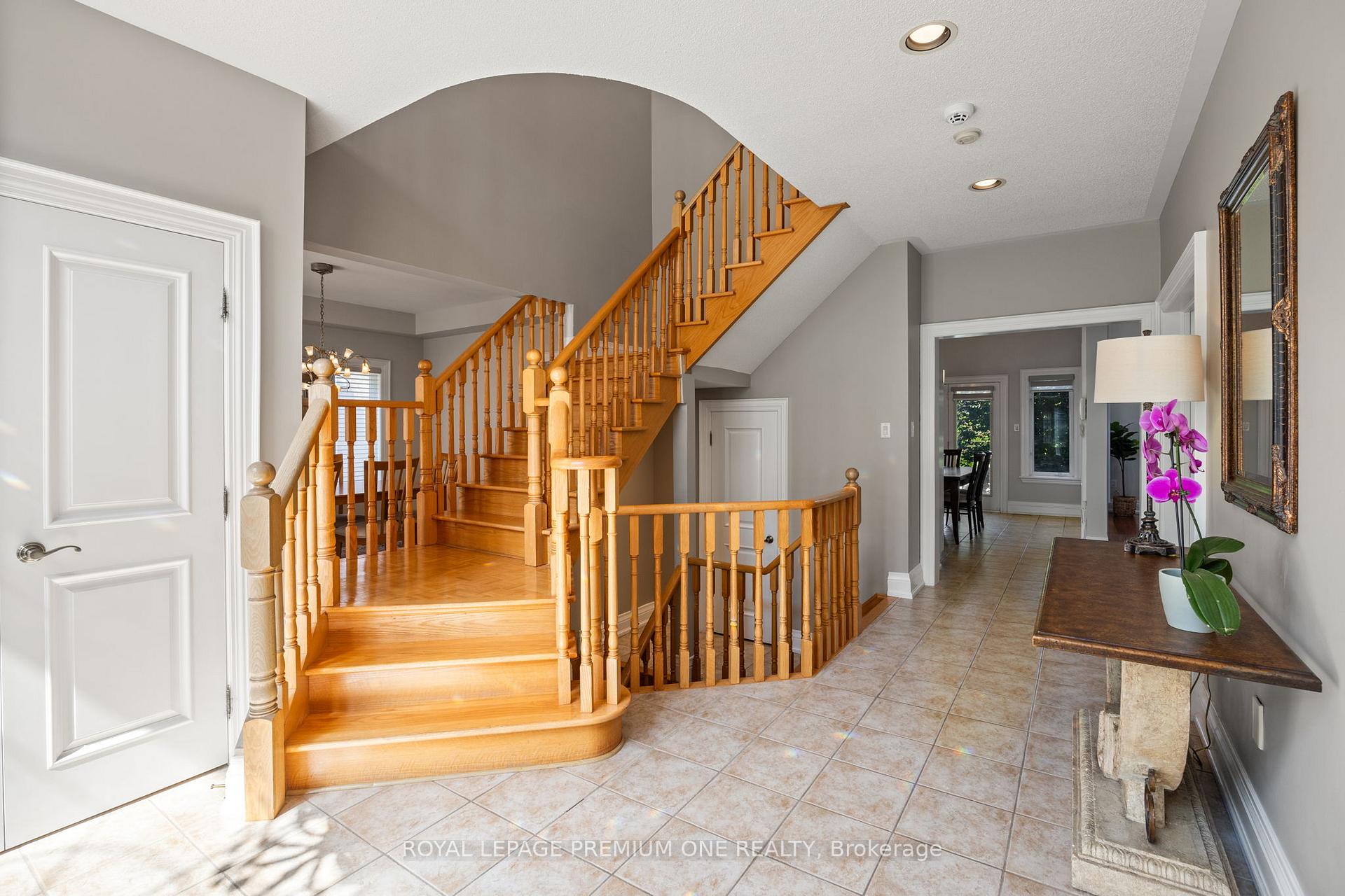 Photo 9 of 116 Pinemeadow Drive, Vaughan, East Woodbridge — HOMEH