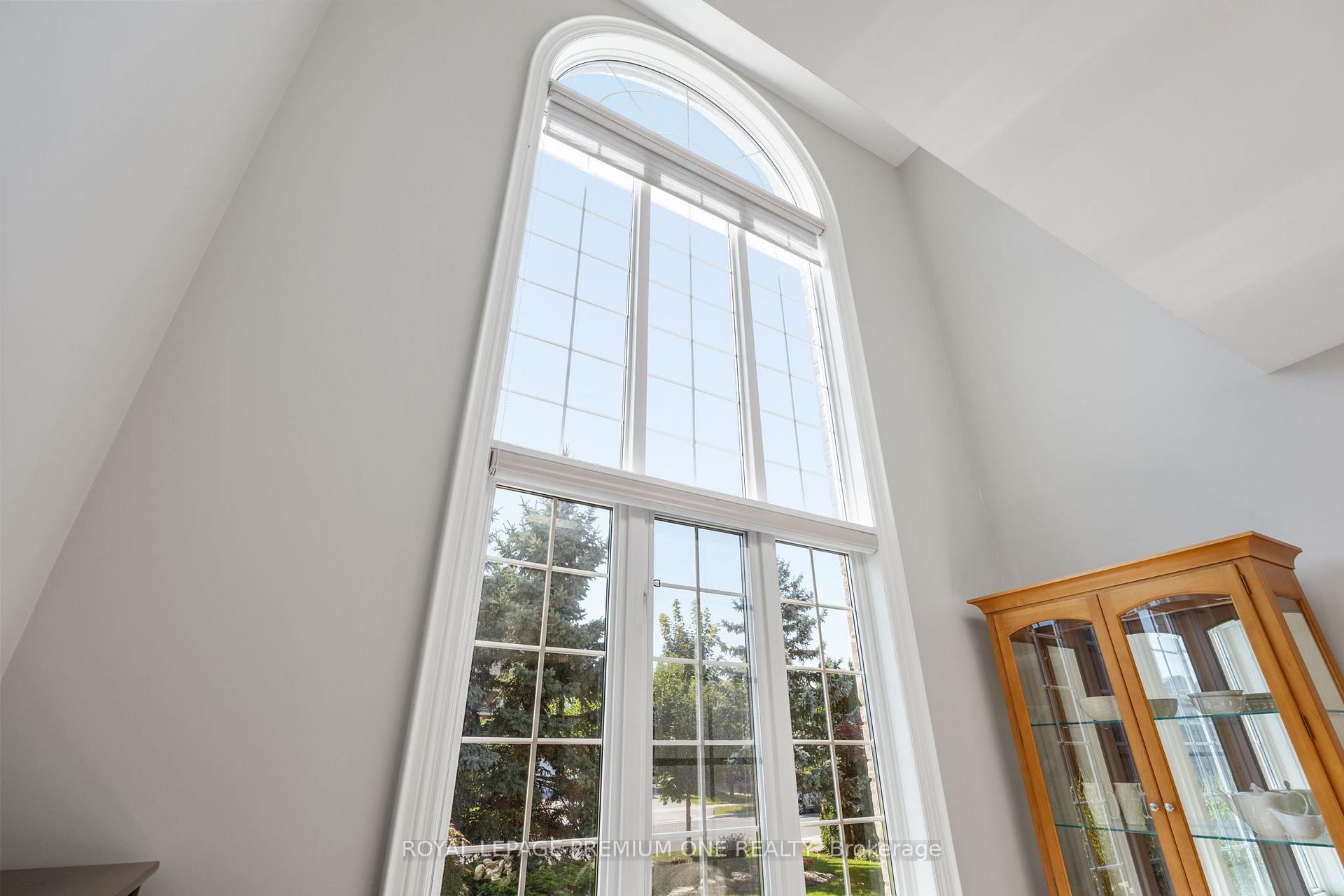 Photo 12 of 116 Pinemeadow Drive, Vaughan, East Woodbridge — HOMEH