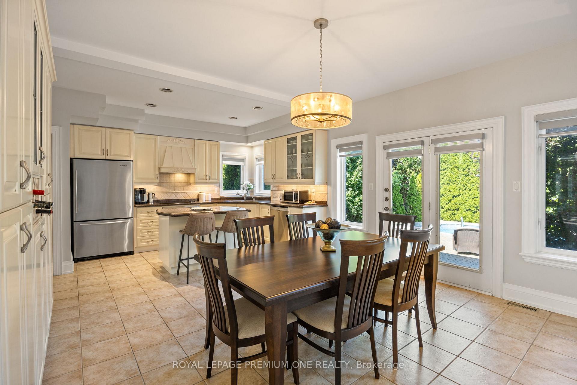 Photo 18 of 116 Pinemeadow Drive, Vaughan, East Woodbridge — HOMEH